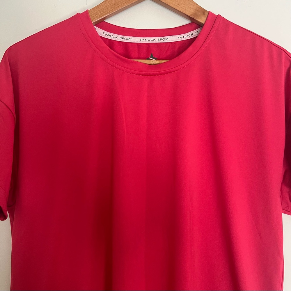 Tuckernuck Women’s Magenta Pink Short Sleeve Tee Size Small - Picture 2 of 6